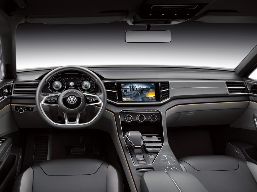  Volkswagen CrossBlue Coupe Concept 2013 года  (фото 21 из 25)